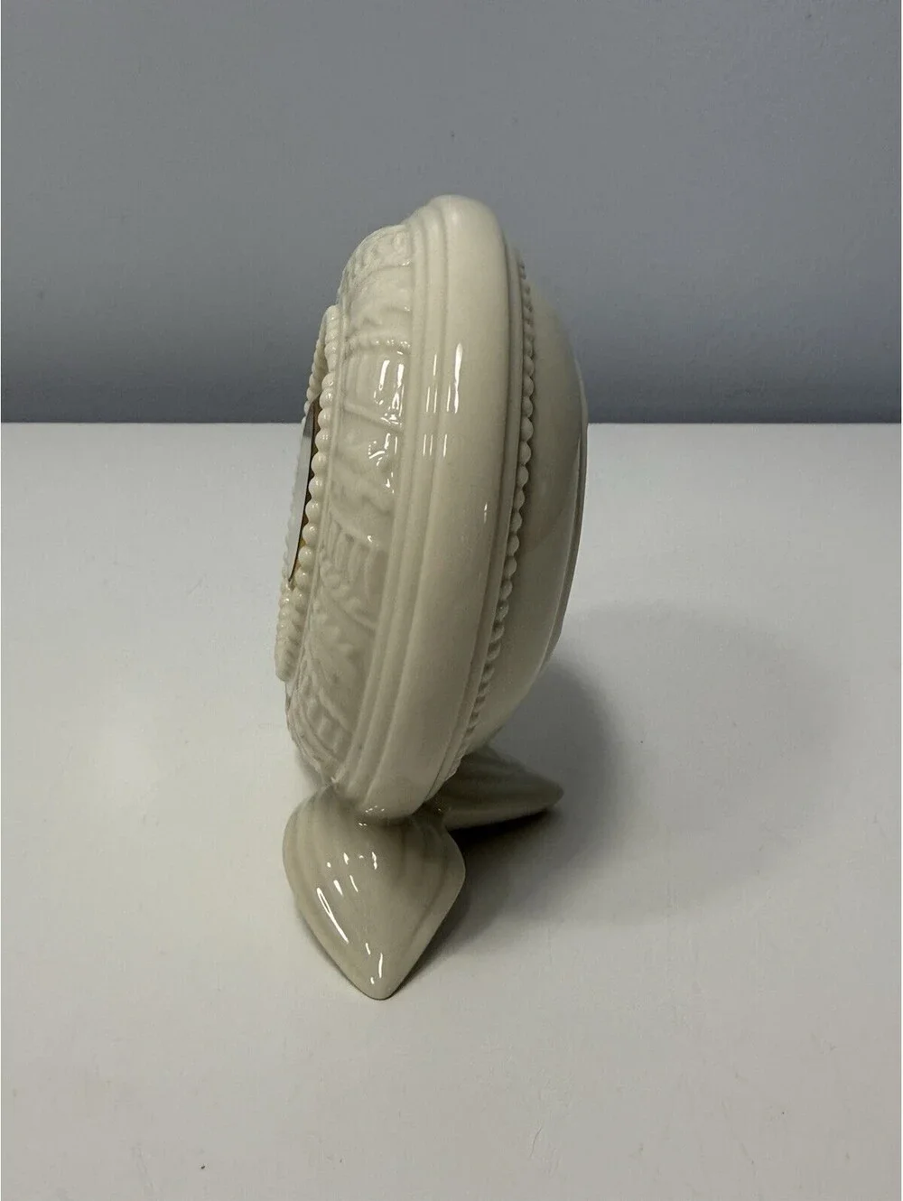 Lenox Timely Traditions Quartz Ivory Porcelain Desk/Shelf Clock Small 4.75” T